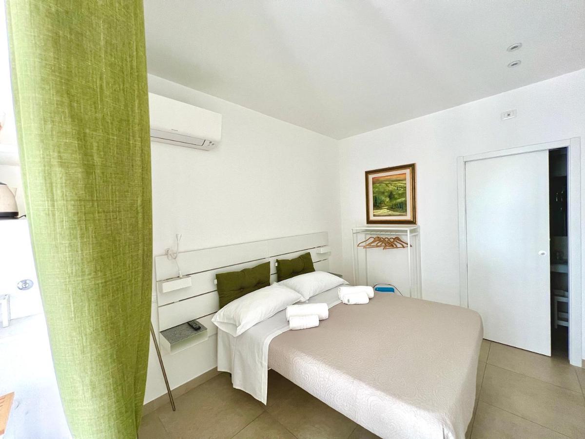 Le 4 Stagioni Rooms Франкавилла-аль-Маре Экстерьер фото