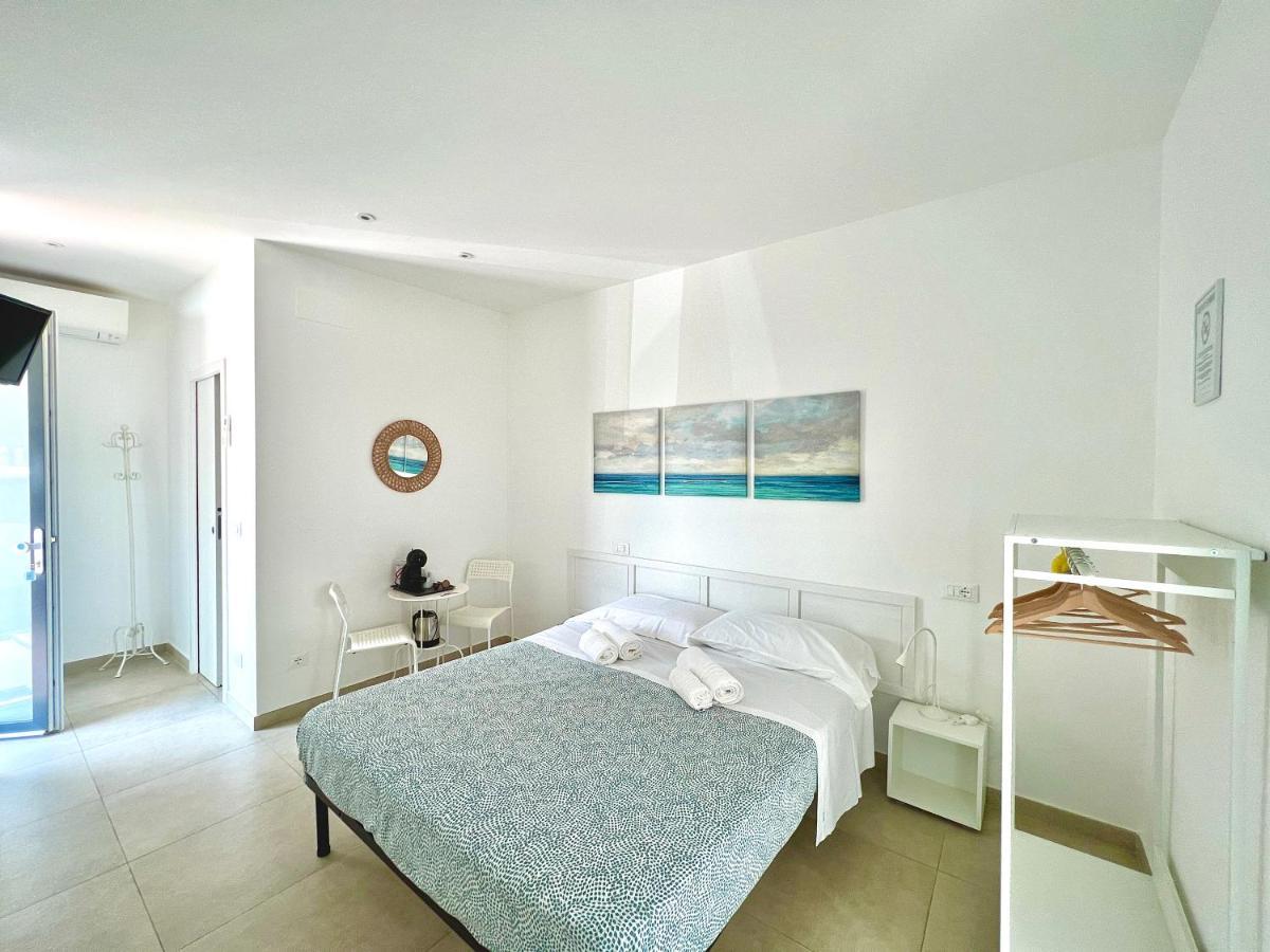 Le 4 Stagioni Rooms Франкавилла-аль-Маре Экстерьер фото