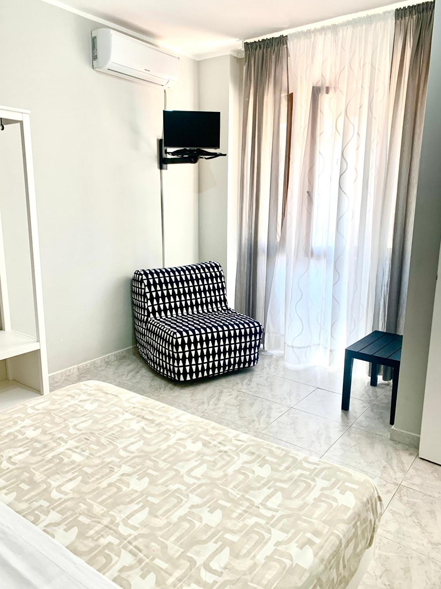 Le 4 Stagioni Rooms Франкавилла-аль-Маре Экстерьер фото